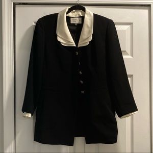 Albert Nipon Black and White blazer. Petite
